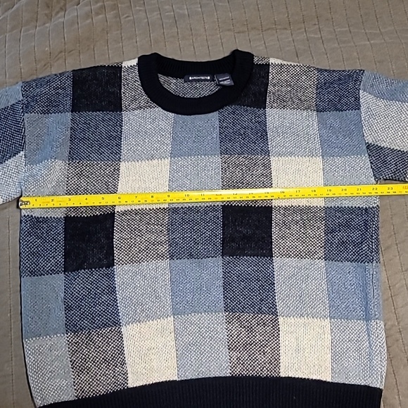Womens blue Buffalo plaid sweater NWOT  size M - Picture 4 of 5